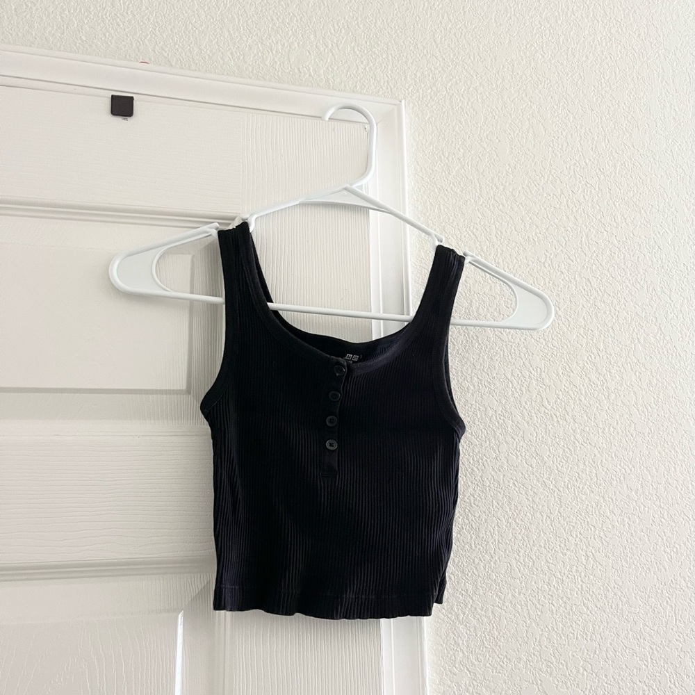 uniqlo top